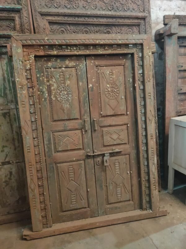 entrance antique door design