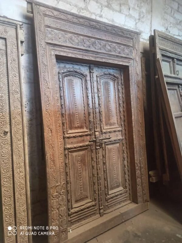 antique door design wooden entrance large vintage door